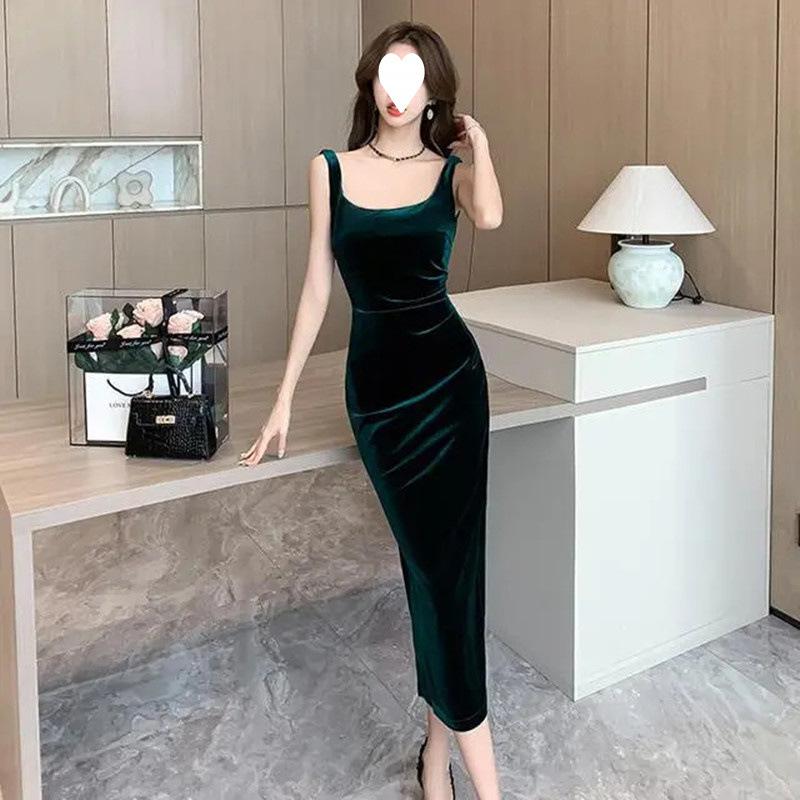 Hochwertiges, leicht luxuriöses, berühmt-retro Kleid, modisches und sexy Temperament, schlankes und dünnes Herbst- und Winter-Basics Samtkleid