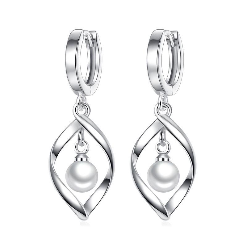Twisted Pearl Leaf Earrings with Shell Pearl Accents жемчужный
