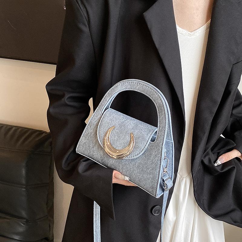 Solid Color Fashion Large Capacity Bag for Women In Summer New Trendy Texture Commuting Fashionable One-shoulder Small Square Bag for Women