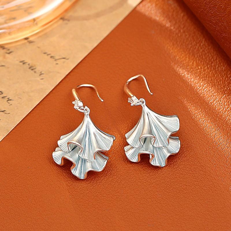 Elegant Ginkgo Leaf Earrings Women Gold Plated Copper Dainty Drop Sweet Chic Style Winter 2025 New Arrival
