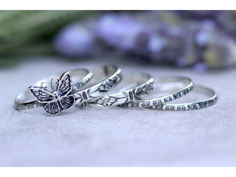 Vintage-inspiriertes stapelbares Schmetterlingsring-Set - 5-teiliges elegantes Design für Frauen