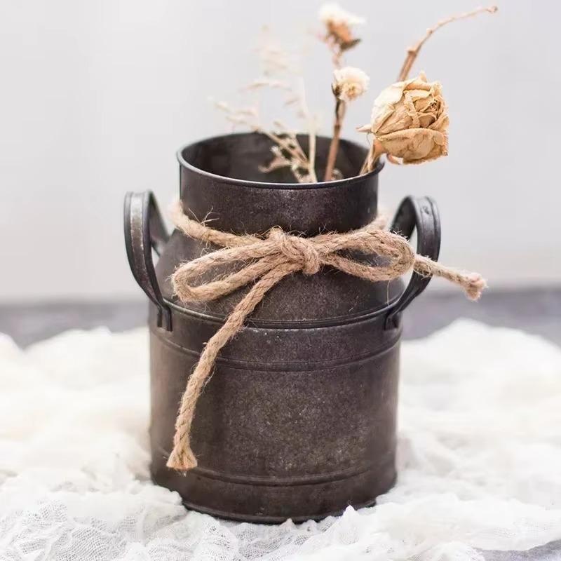 Retro Rural Style Metal Vase Unique Design Living Room Desktop Ornament Suitable Flower Arrangement Tank Household Supplies