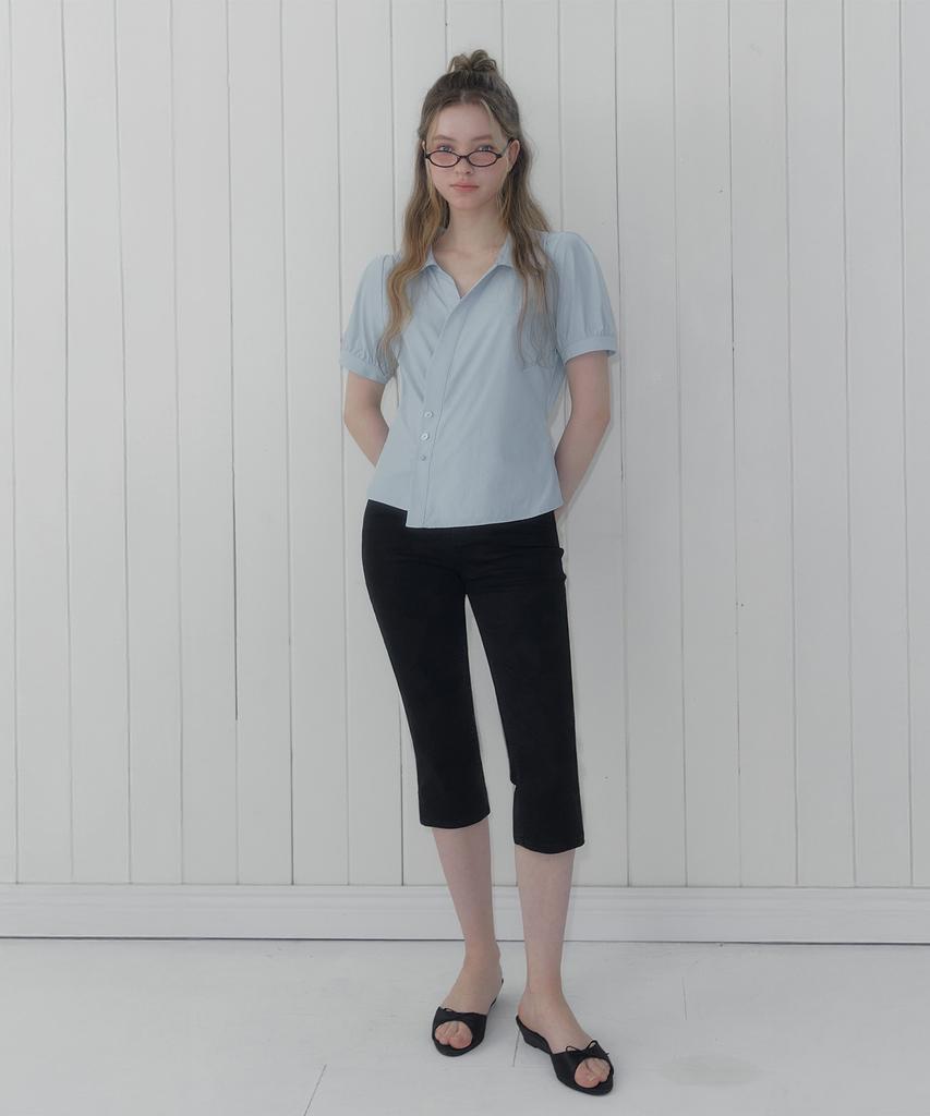 Teuwi Delk Slit Capri Pants