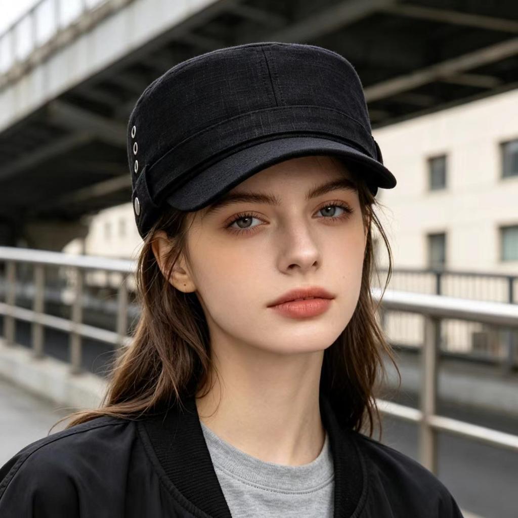 Neuer Retro-Nieten-Flachkappenhut Damen Frühling Sommer Mode Lässig Atmungsaktiv Gesicht Klein Reit-Militärhut