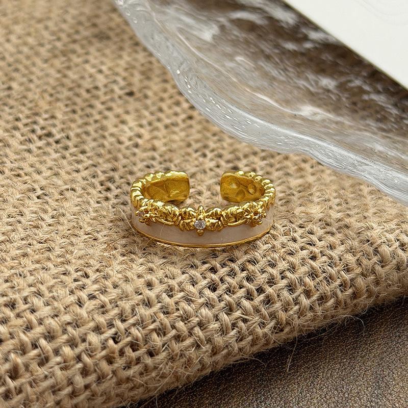 

Vintage Court Style Three-Dimensional Butterfly Red Zircon White Enamel Diamond-Encrusted Open Ring Niche Medieval Ring Woman Adjustable opening