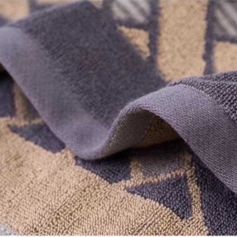 100% Cotton Bath Towel 70 X 140cm, Water-absorbing and Quick-dry Jacquard Pattern Bath Towel, Soft Breathable A-Class Towel,1pc