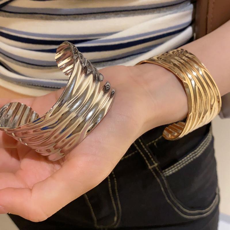 European American Metal Texture Open Bangle: Elegant Cross-Border High-End Women’s Bracelet