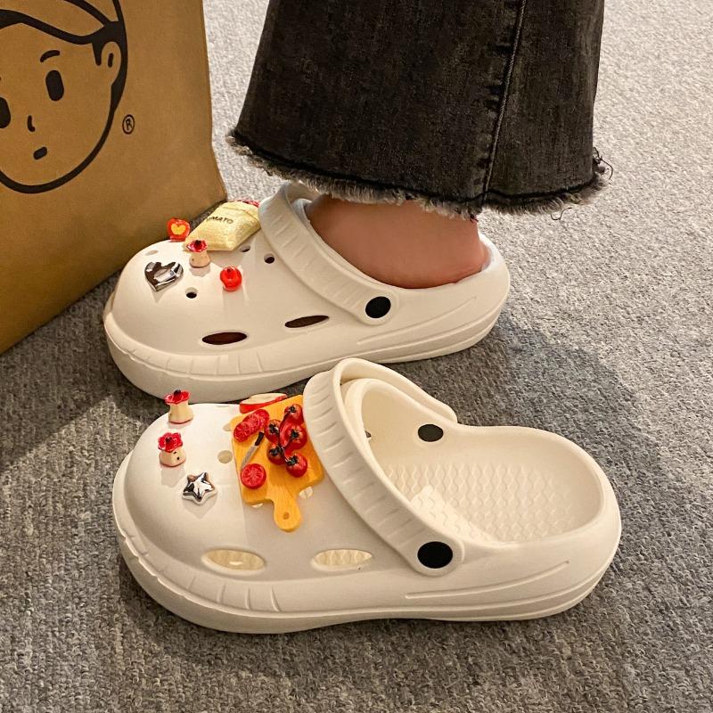 Niche cartoon cute outer hole shoes women's summer new thick-soled non-slip breathable bag head cool slippers soft
