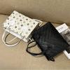 2022 New Women's V-pattern Embossed Small Kelly Bag Street Fashion Pu Handbag