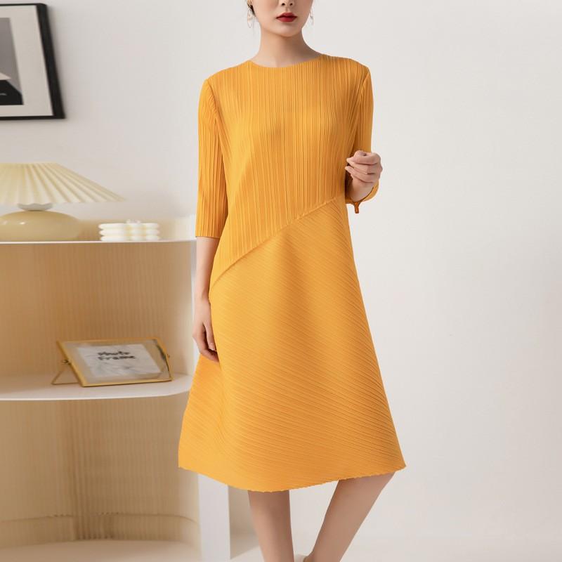 Womens Loose Fit Solid Color Round Neck 7/8 Sleeve Pleated Midi Dress Office Casual Wear