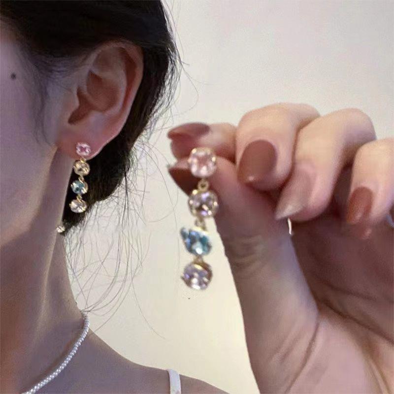 Sparkling Crystal Rhinestones Dangling Earrings With Alloy Material Fashion Jewelry Ideal For Parties Weddings Event