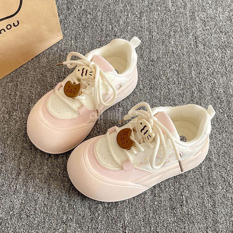 2025 New Spring and Autumn Mesh Breathable Board Shoes Women's Ins Trendy Thick-soled White Shoes Student Niche Bread Shoes