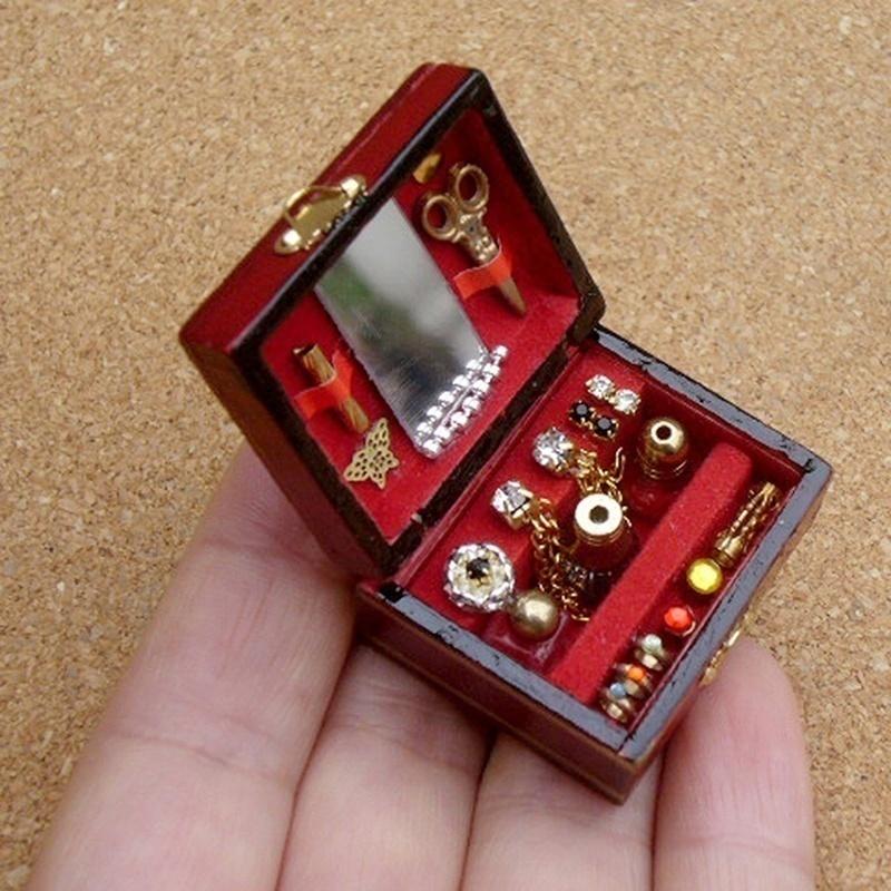

Practical New Miniature Jewelry Box 1/12 Dollhouse Accessories Vintage Mini Storage Box Doll House Room Decoration