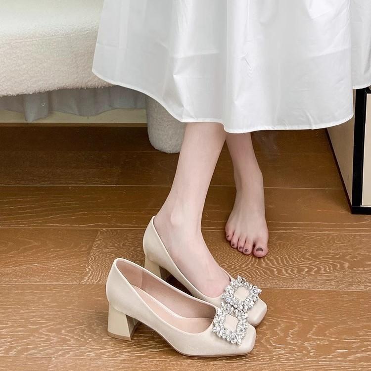 Beautiful high-heeled single shoes engagement comfortable thick heel strap diamond single shoes women's light satin Mary Jane bridesmaid shoes 2025