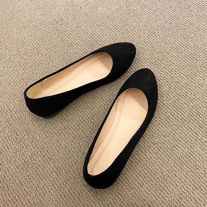 

Весенне-осенняя новая замшевая женская обувь, острая, противоскользящая, универсальная обувь, модная, удобная тканевая обувь, женские повседневные балетки 42 чёрный