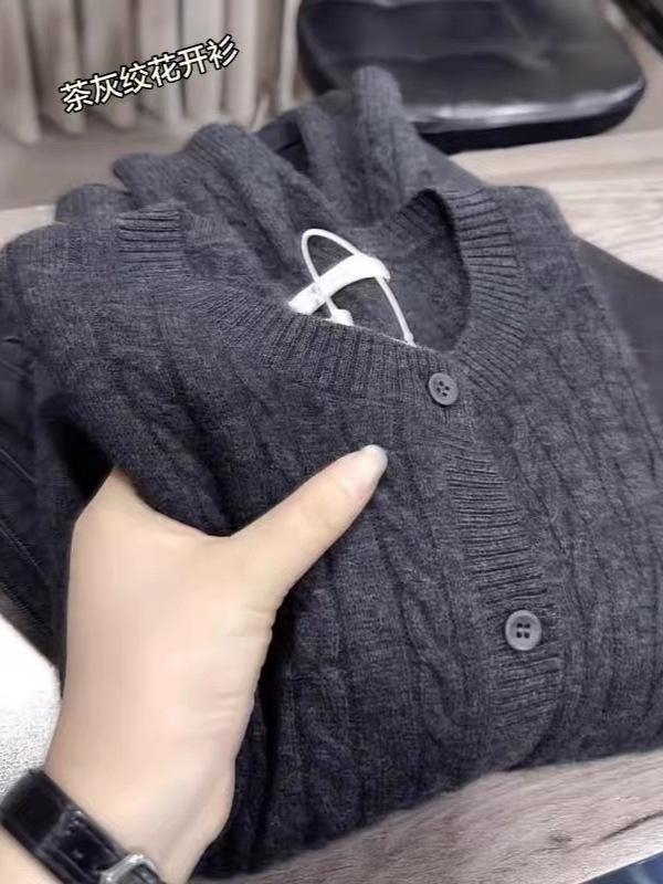 Women's 100% Pure Wool Cable Knit Sleeveless Cardigan with Round Neck and Button-Up Design