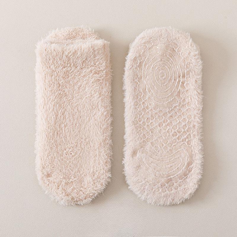 Soft Woolen Socks for Men, Thick and Warm for Autumn and Winter, Non-shedding, Good At Keeping Warm, Short Tube, Anti-slip, Suitable for Home Use