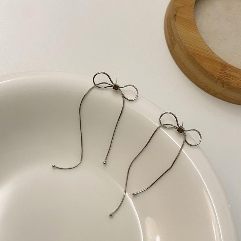 Übertriebene Ohrringe Schlichte Schleifen-Hängeohrringe für Damen Süße Coole Silberfarbene Ohrstecker Sommer Hochzeitsschmuck