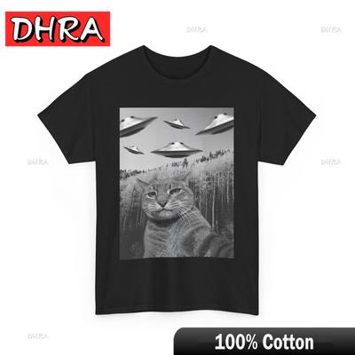 Cat Selfie with UFOs T-Shirt Space Cats Lovers Flying Saucers Women Men T-Shirt Casual Simple Bold T-Shirt Printed for Gifts