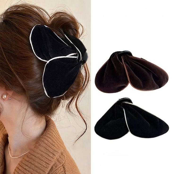 French Vintage Velvet Triangle Hair Clip Women'S Autumn Winter Updo Shark Clamp Korean Style Hair Accessorie