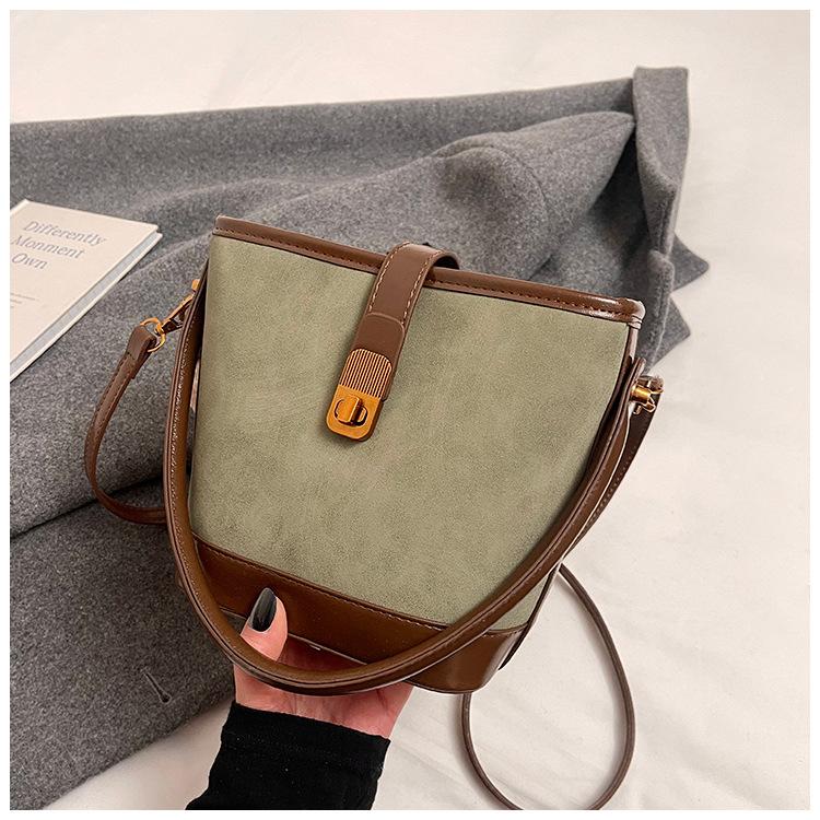 

Ретро контрастная маленькая сумка женская 2025 новая универсальная дорожная сумка через плечо, сумка-ведро, нишевый дизайн, сумка-мессенджер