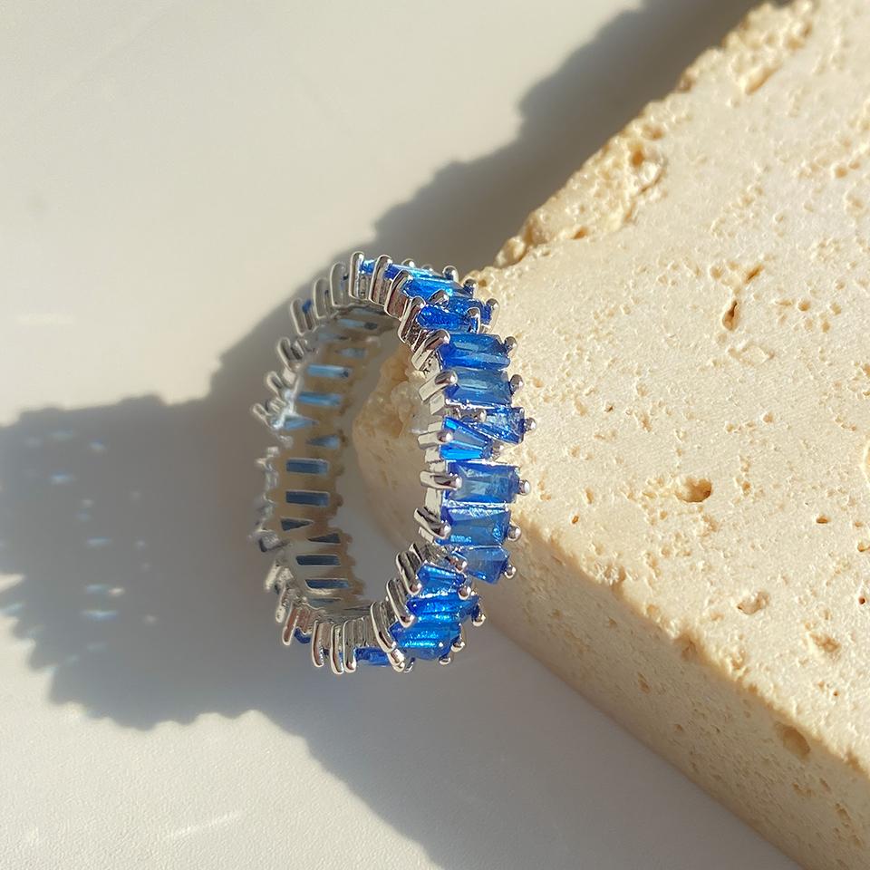 Modischer blauer Baguette Zirkonia Verlobungsring für Damen Silberfarbe Geometrische quadratische Fingerringe Zirkon Geschenk