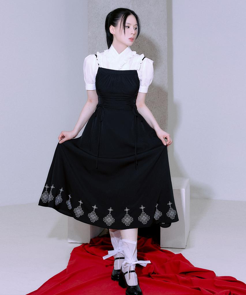 Tiemsseuli Yeomrahwa Embroidered Ribbon Long Dress