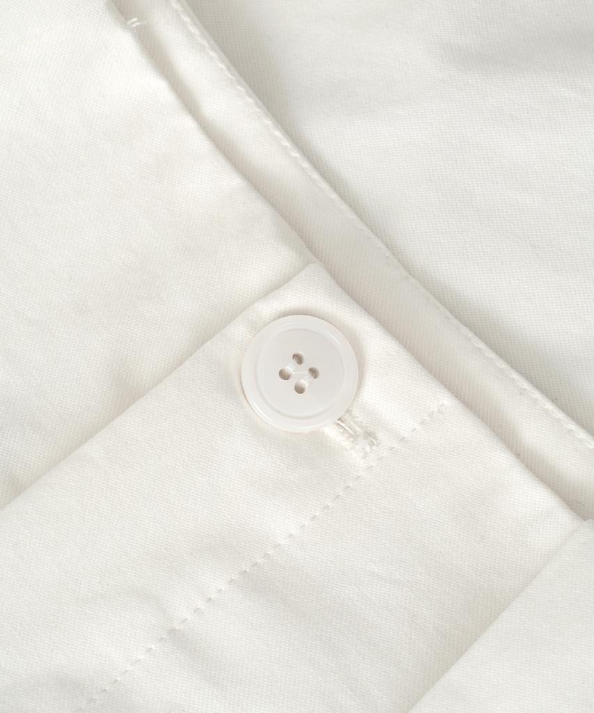 BASIKA Daily Double-Pleated Cotton Shorts (White)