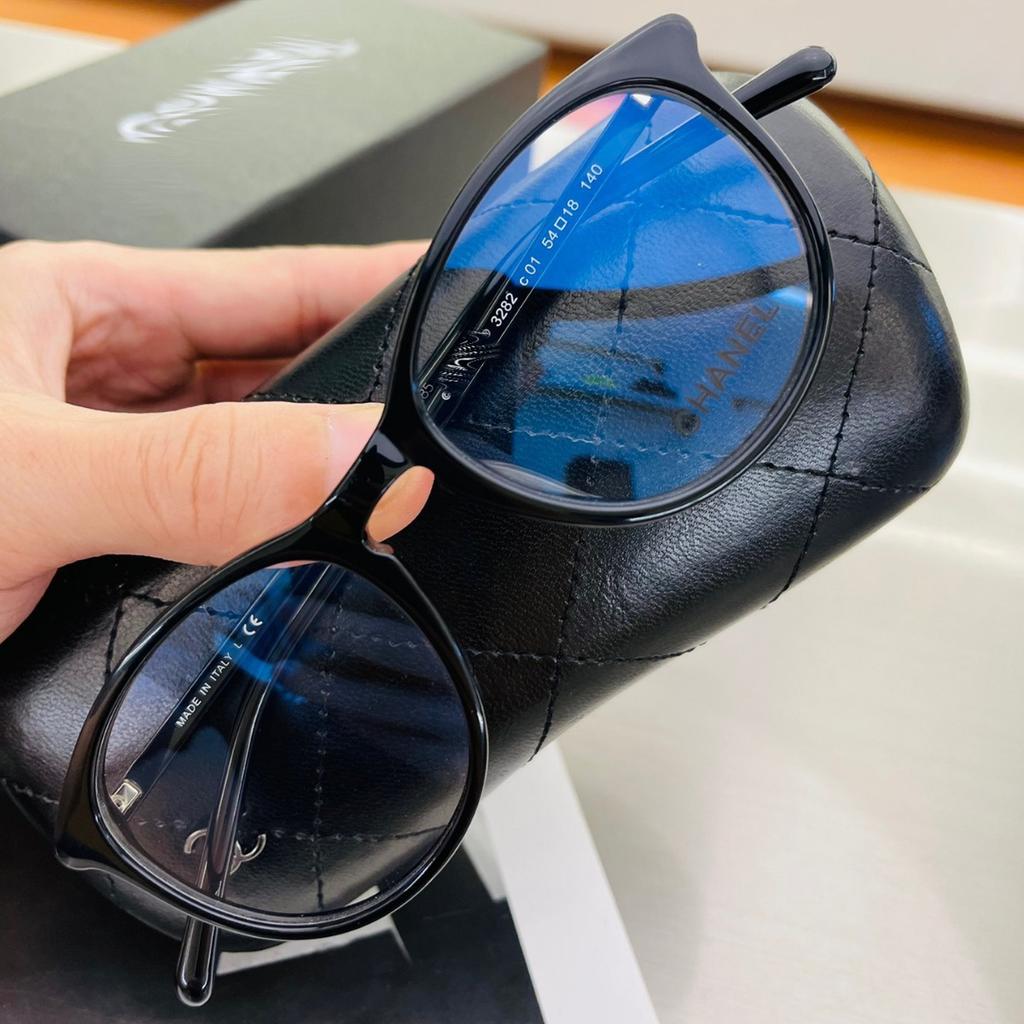 Xiaoxiang Beliebtheitskönig Brillenrahmen Kurzsichtigkeitsbrillenrahmen 3282 Blaulichtfilter Brille mit schlichtem schwarzem Rahmen Kann mit Stärken verglast werden