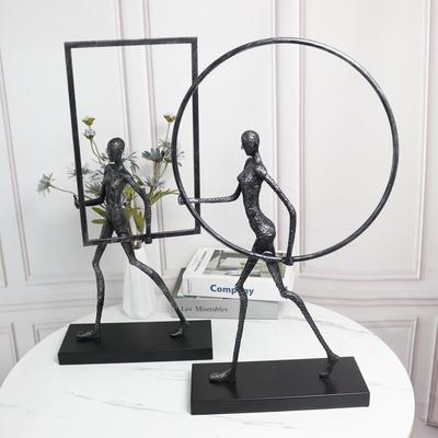 Abstrakte Schwarze Figur mit Ringen - Moderner Dekorativer Akzent für Zuhause oder Büro