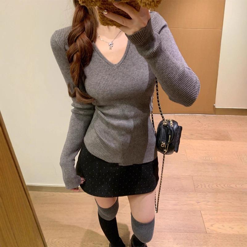 Figurbetontes V-Ausschnitt-Unterhemd für Damen Frühherbst Pure Desire mit schickem Pullover Langärmeliges Strickoberteil