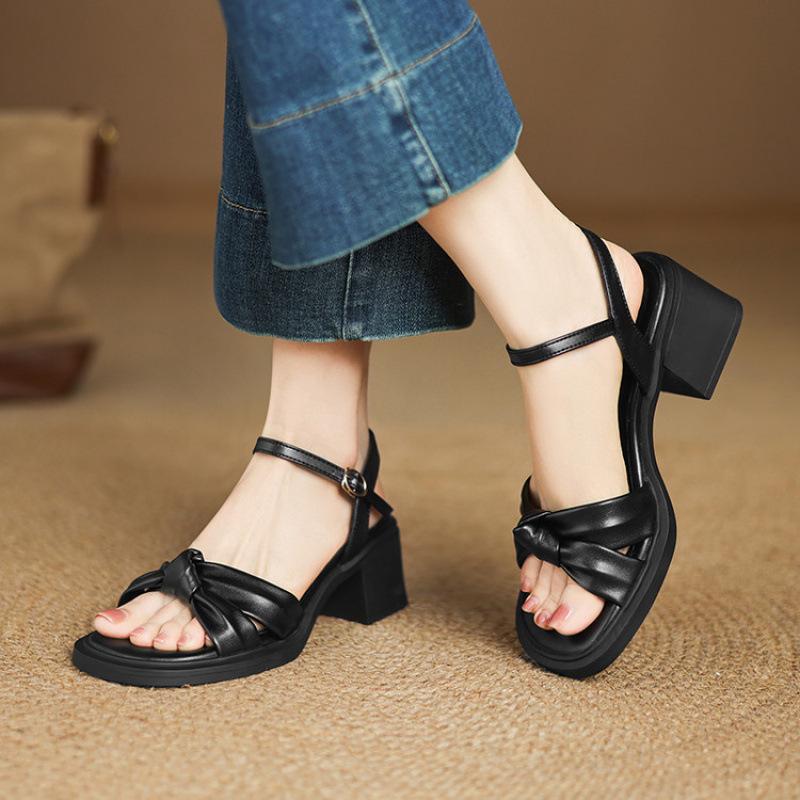 New summer thick heel beach sandals round head large size shoes medium heel rear empty thick sole non-slip comfortable square heel sandals women