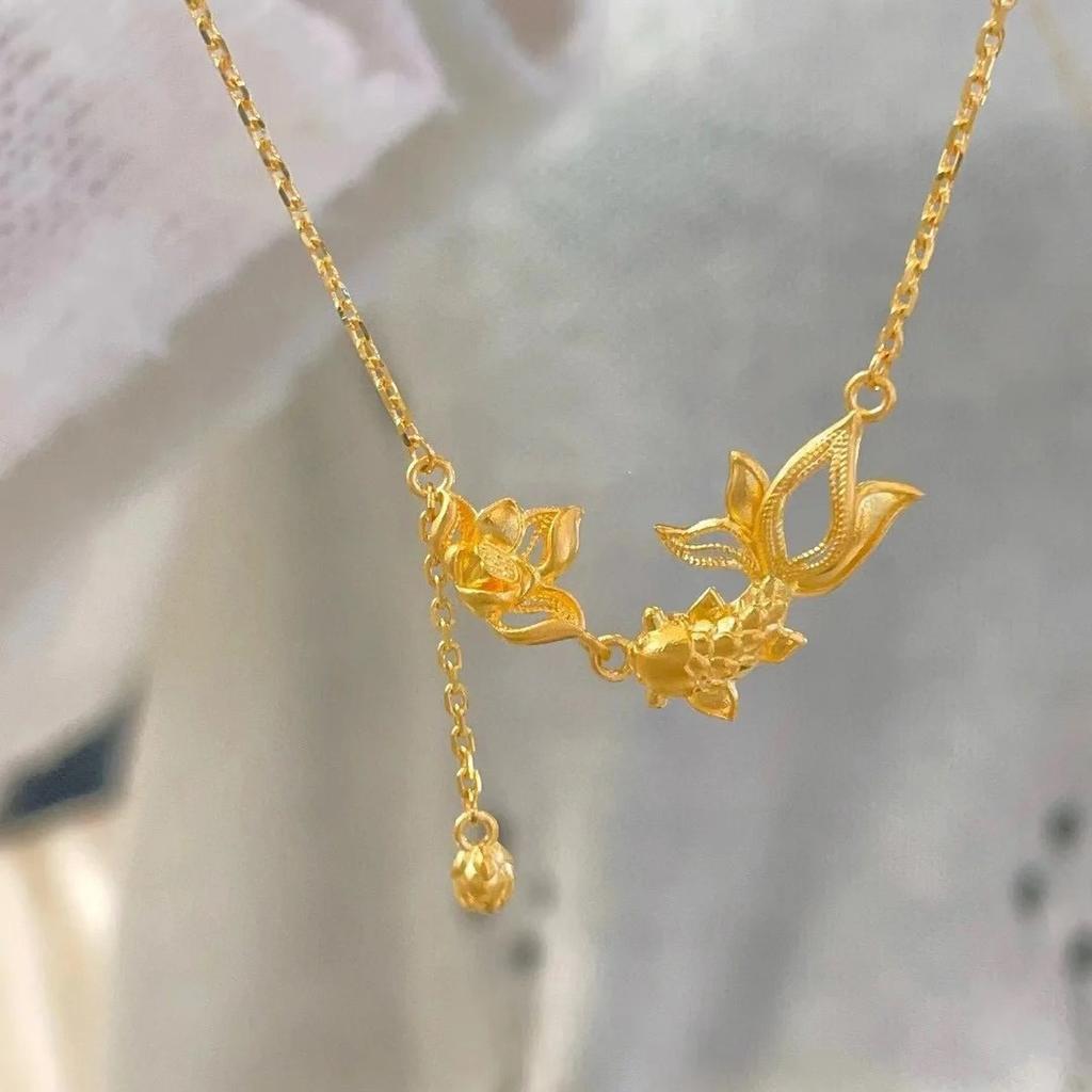 Lotus Koi Halsband Kvinnligt Ihåligt Hänge Personlig Lycka Lotus Fisk Nyckelbenskedja Gåva till Flickvän