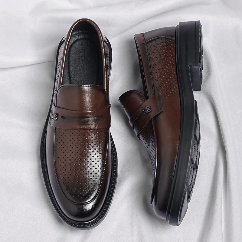 Fashion 2025 Summer Breathable Men Loafers Casual Leather Shoes for Men Punching Moccasins Driving Shoes Men Comfort Business Low Heels