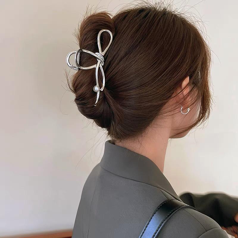 Pinza a morsetto in metallo ad alto livello con fiocco per capelli 2024 per donna: Pinza per Capelli a Forma di Squalo, Grande, Elegante, Stile Freddo, per la Nuca