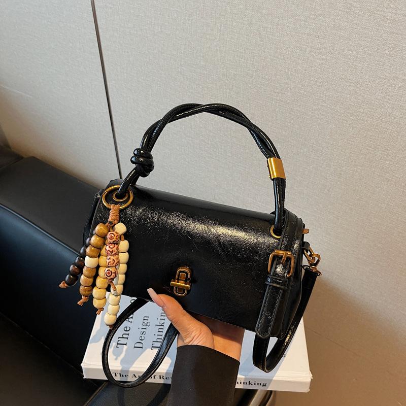 Premium niche bag women's retro 2025 new autumn and winter versatile messenger bag Korean version ins portable small square bag