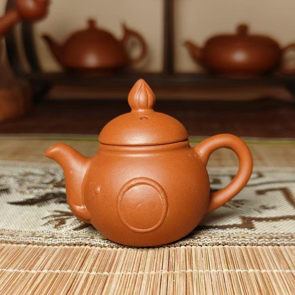 Mini Purple Clay Milk Tea Teapot, Decorative Fingertip Pot with Lid and Handle, Tea Pet Accessories, Water Cut Feature