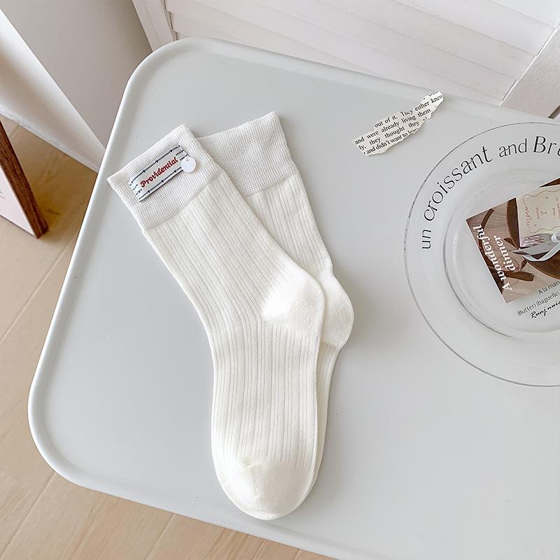 

Female Spring and Autumn New Simple Shell Cloth Label Preppy Style Boneless Tube Stack Socks 1 pair білий