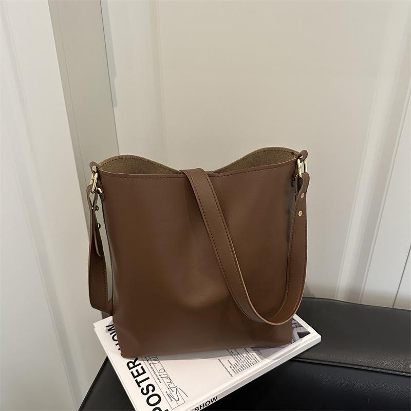 Large Capacity Retro Simple Korean Style Fashion Single Shoulder Crossbody Bucket Bag