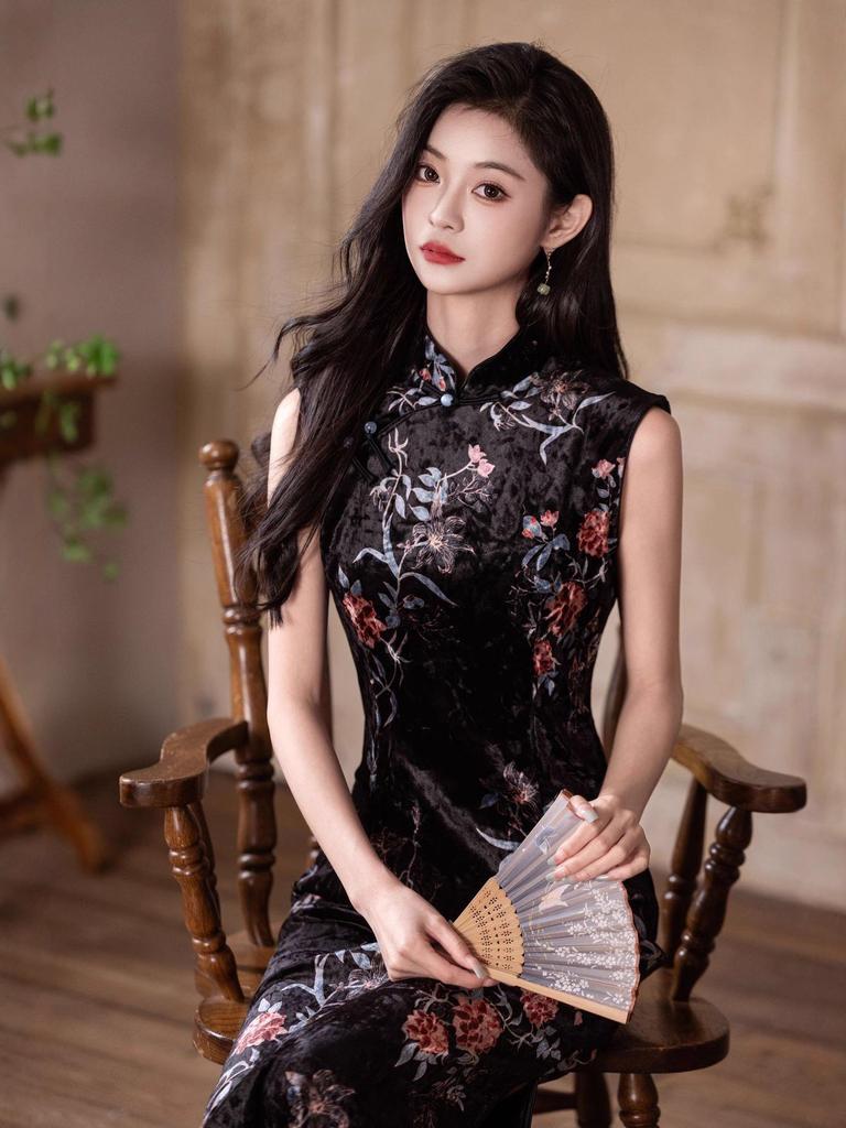 Autumn Retro Sleeveless Cheongsam Velvet Long Dress