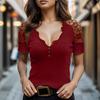 Dámské sexy tričko s hlubokým V-krajkovým límcem a krajkovým krátkým rukávem, slim fit top