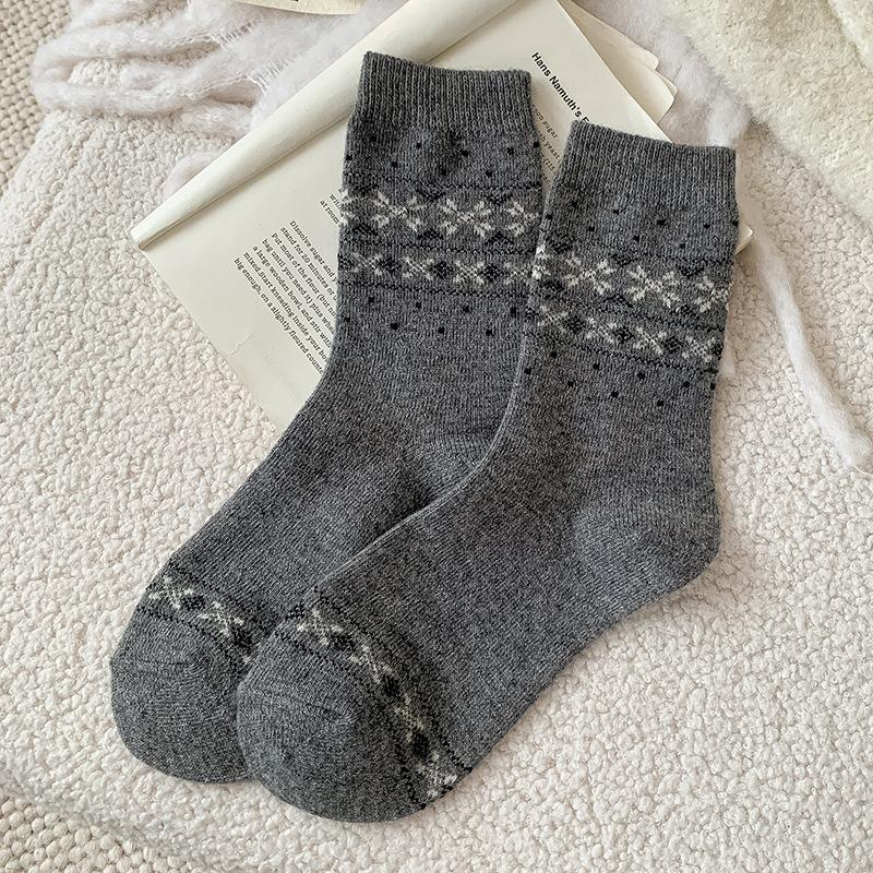Socks Medium Tube Socks Season Warm Wool Socks Piled Thickened Stockings Pastoral Stacking Socks Women
