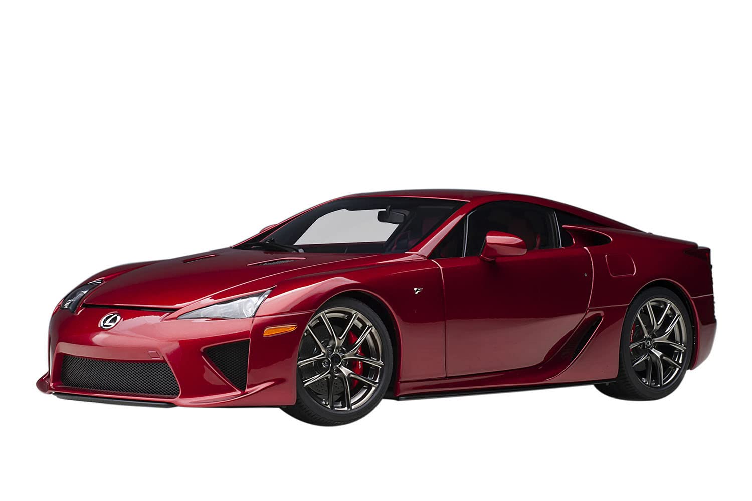

AUTOart Lexus LFA Готовий продукт 1/18 (Перлинно-червоний) червоний