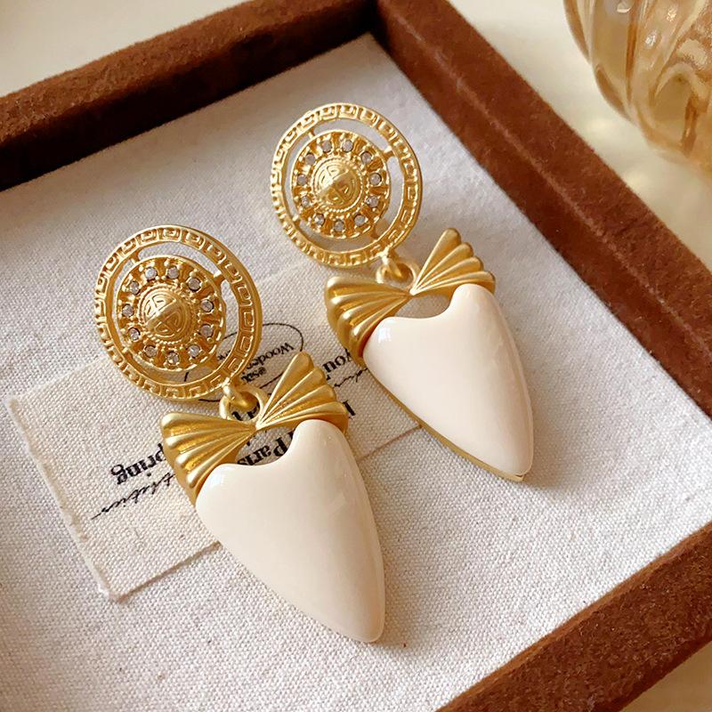 Silver needle with diamonds bow love earrings vintage medieval exaggerated earrings high-end commuter earrings