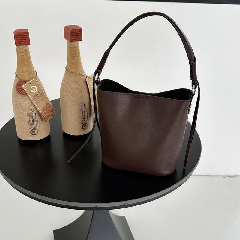 Bucket Bag, Genuine Leather, Versatile, Commuter Style, Single-shoulder Crossbody Small Bag