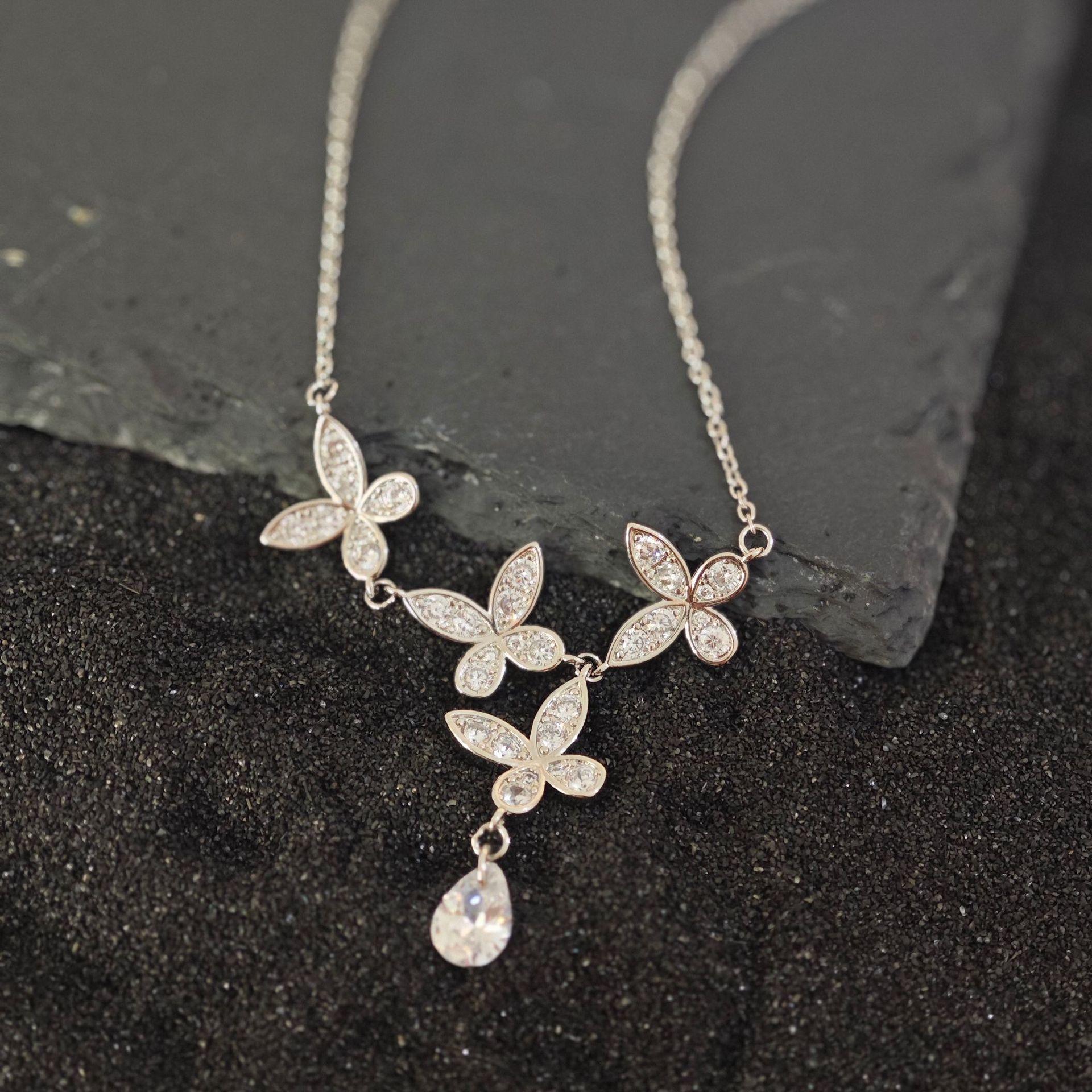 

High-End Butterfly Necklace Women S Niche Design Sense Diamond-Encrusted Multi-Butterfly Collarbone Chain Light Luxury Temperament Water Drop Necklace