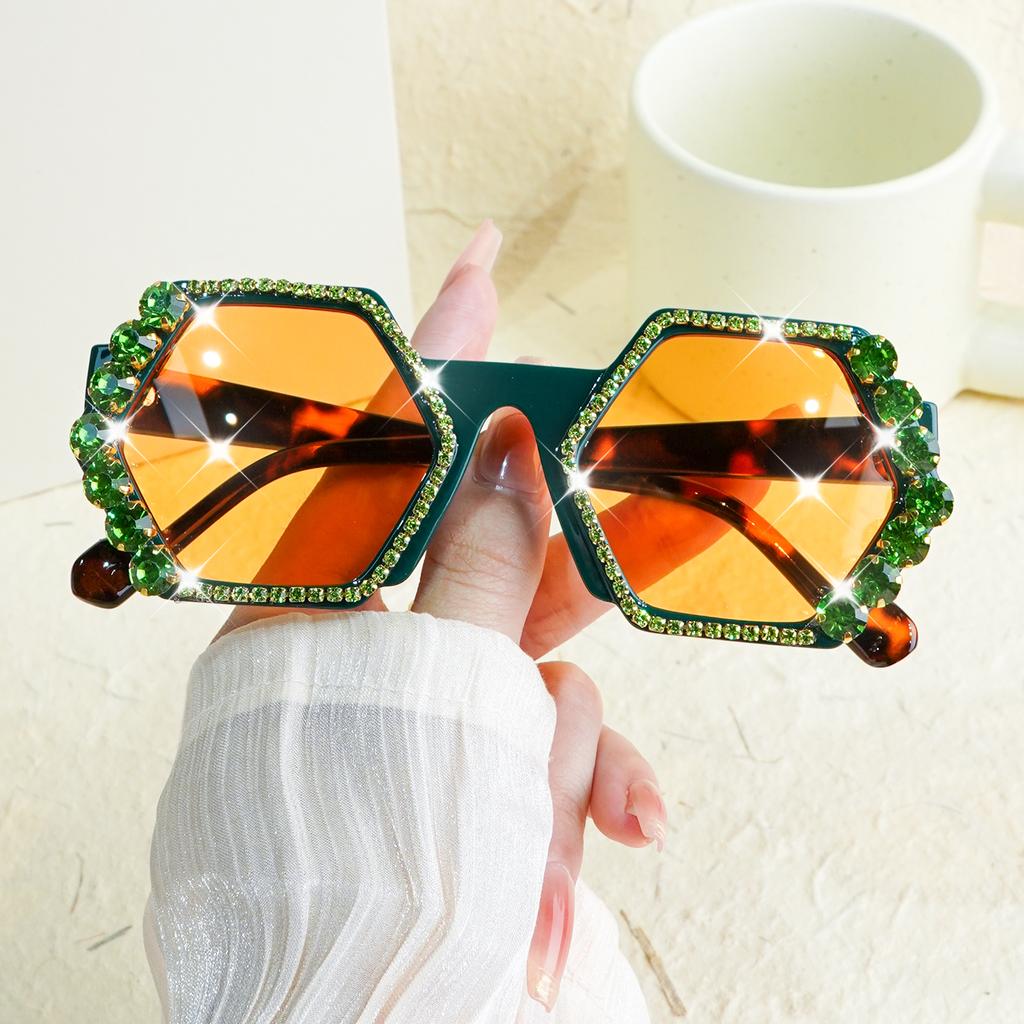 Rhinestone Sunglasses for Women Vintage Lovely Retro Oversized Eyeglasses Party Nightclub Decoration Halloween Christmas Gift