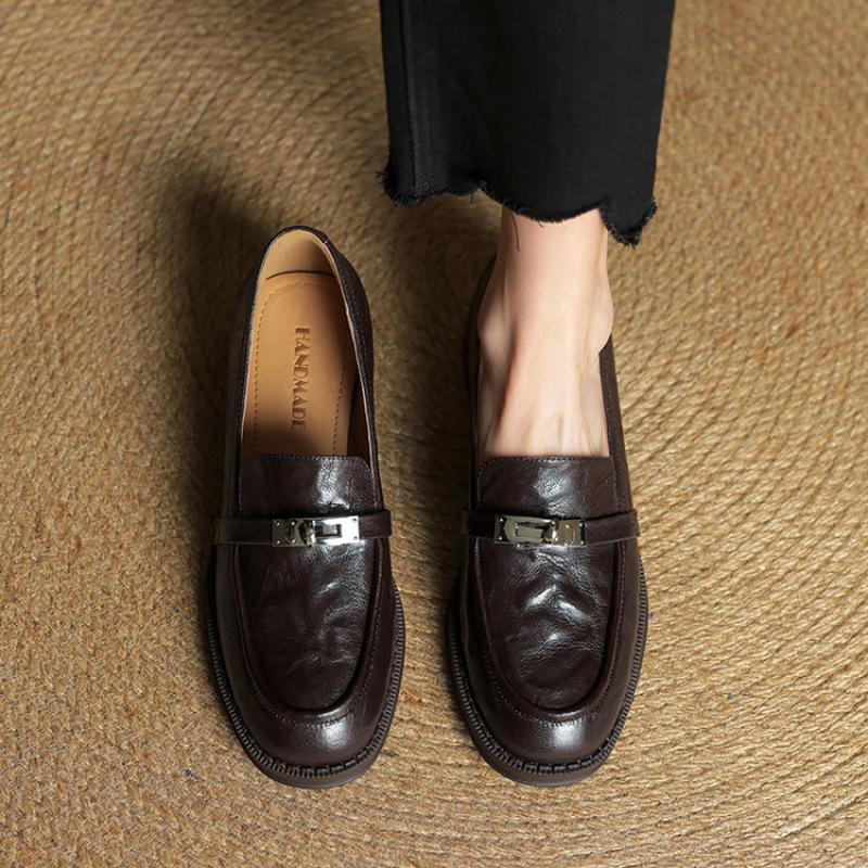 

New women s large-size single shoes women s round head thick sole low-top shallow mouth four-season small leather shoes non-slip and comfortable leat 40 коричневый