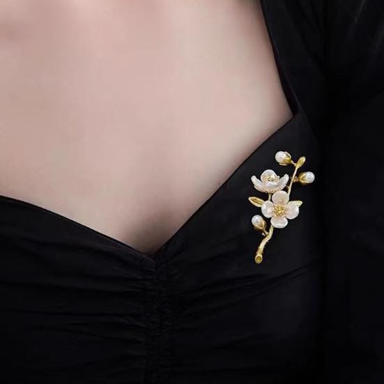 Jasmine Brooch Faux Pearl Petal Flower Lapel Pin Sweater Cardigan Coat Business