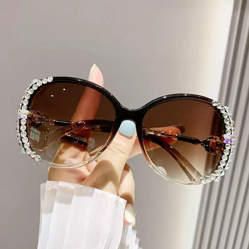 2025 Women's Rhinestone Sunglasses with Pearl Temple Arms, UV Protection for Round and Small Faces